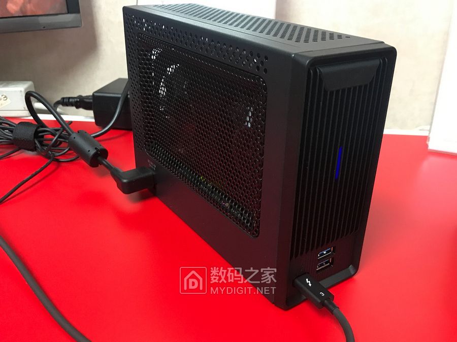 给钱也不卖!迪兰恒进展示真▪移动显卡TBX-180/240FU 给钱也不卖!迪兰恒进展示真▪移动显卡TBX-180/240FU