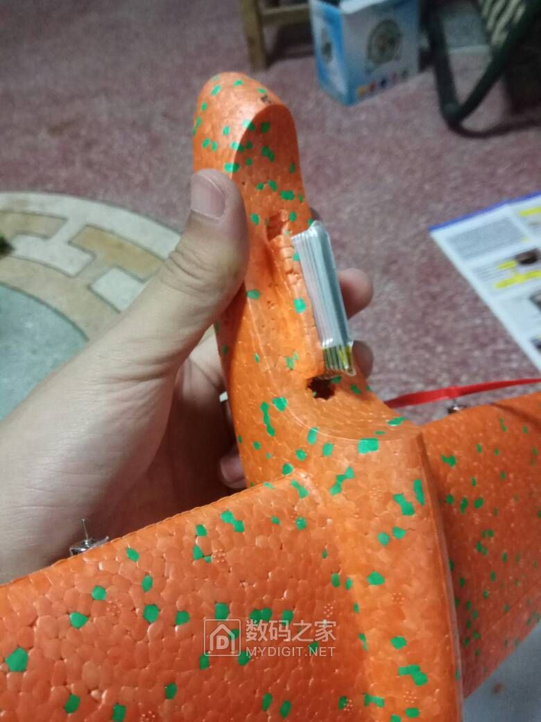 滑翔机改飘飘机,一大早掉河里变快艇了…… 滑翔机改飘飘机,一大早掉河里变快艇了……