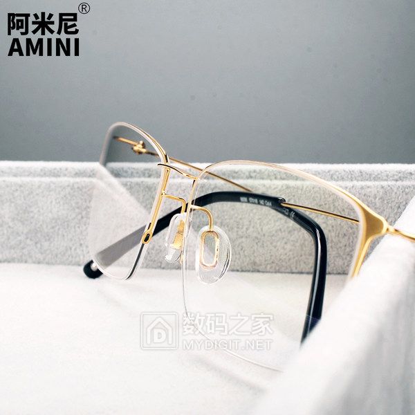 阿米尼眼镜戴着怎么样?款式好看吗?