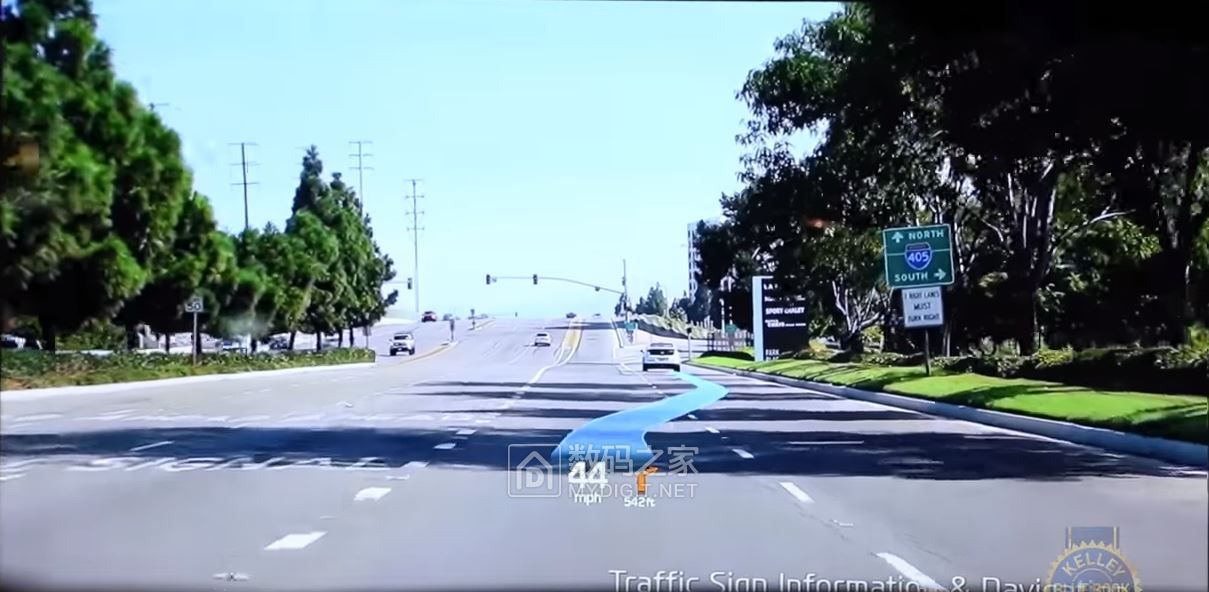 AR HUD才是汽车显示的未来 AR HUD才是汽车显示的未来