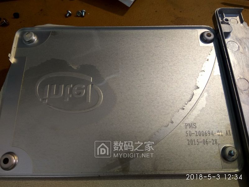 也拆个英特尔固态硬盘 intel SSD 535 Series 180GB 也拆个英特尔固态硬盘 intel SSD 535 Series 180GB