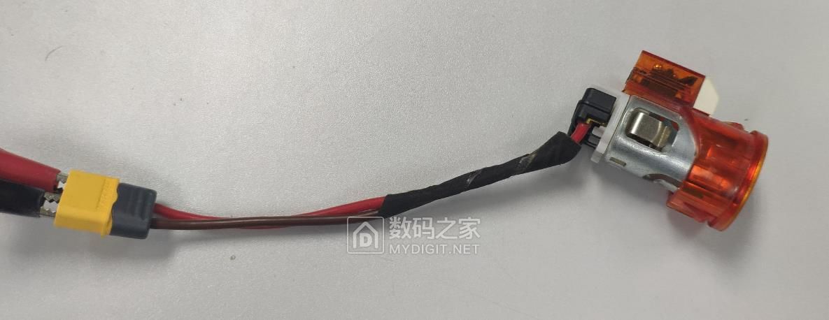 小钢锤车护卫/破窗空净三合一车充评测试用 小钢锤车护卫/破窗空净三合一车充评测试用