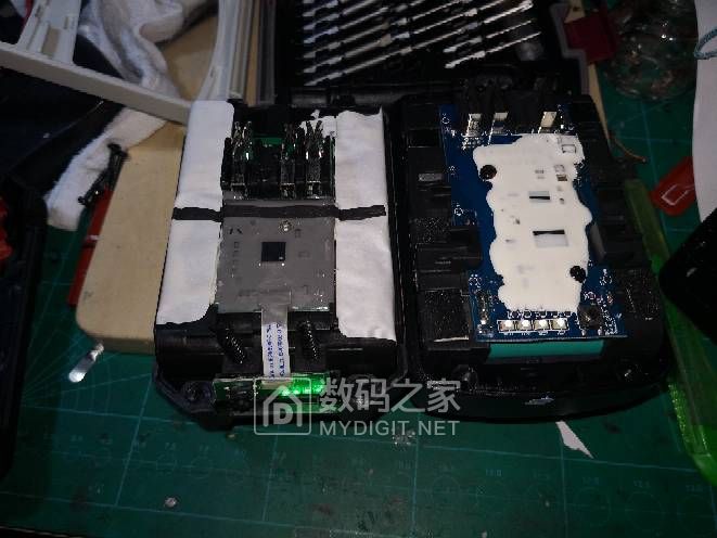 拆大有5401电池,富士通单片机,和一个东城20v4a电池,哪个做工好? 拆大有5401电池,富士通单片机,和一个东城20v4a电池,哪个做工好?