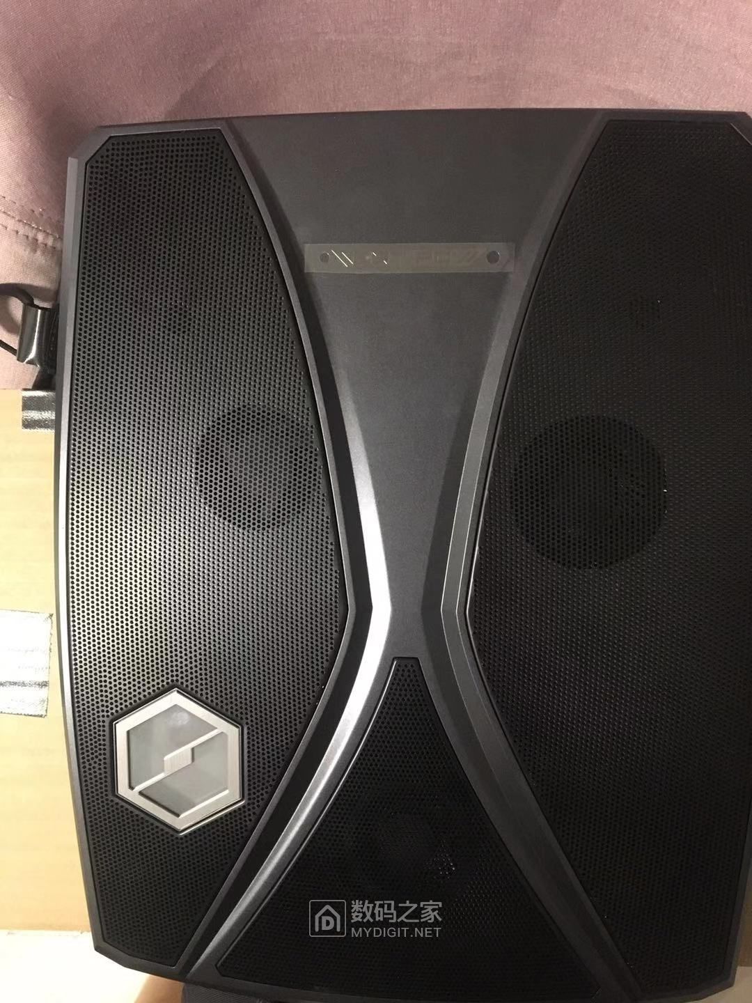 机械革命 VR VEST PC II 背包电脑 VR大空间可行走电脑 HTC VIVE头盔电脑 机械革命 VR VEST PC II 背包电脑 VR大空间可行走电脑 HTC VIVE头盔电脑